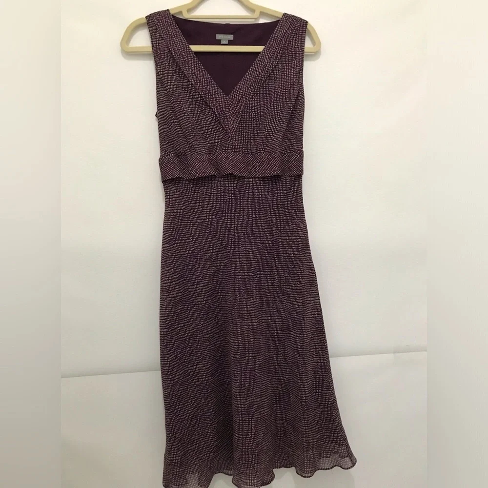 Ann Taylor Silk Sleeveless V-Neck Burgundy Patterned Dress Size 6